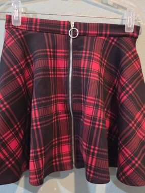Hot Topic Plaid Skater Skirt XS Red Black Stretch Knit O Ring Zip Up Front Goth